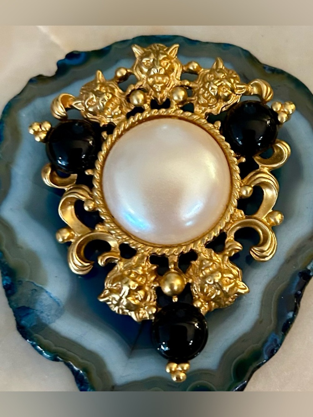 Vintage AVON Faux Pearl Lion Baroque Brooch Victorian - Picture 6 of 10